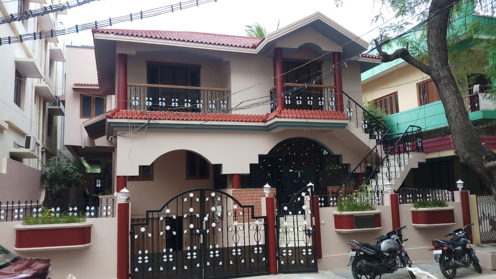Classic Residential Exterior by KG Painters in Kurnool